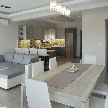 Anastasia's Luxury